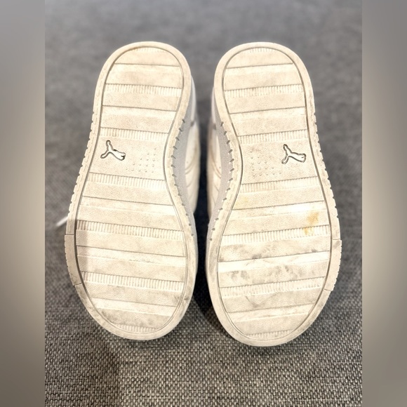 White classic lace-up Puma running shoes - Picture 8 of 8